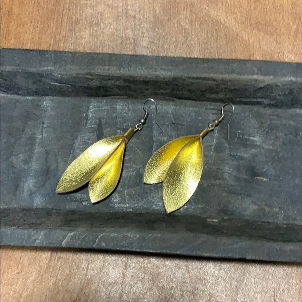 Leather earrings